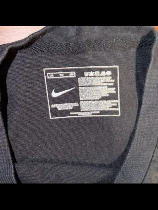 Nike T-Shirt - Picture 2 of 5